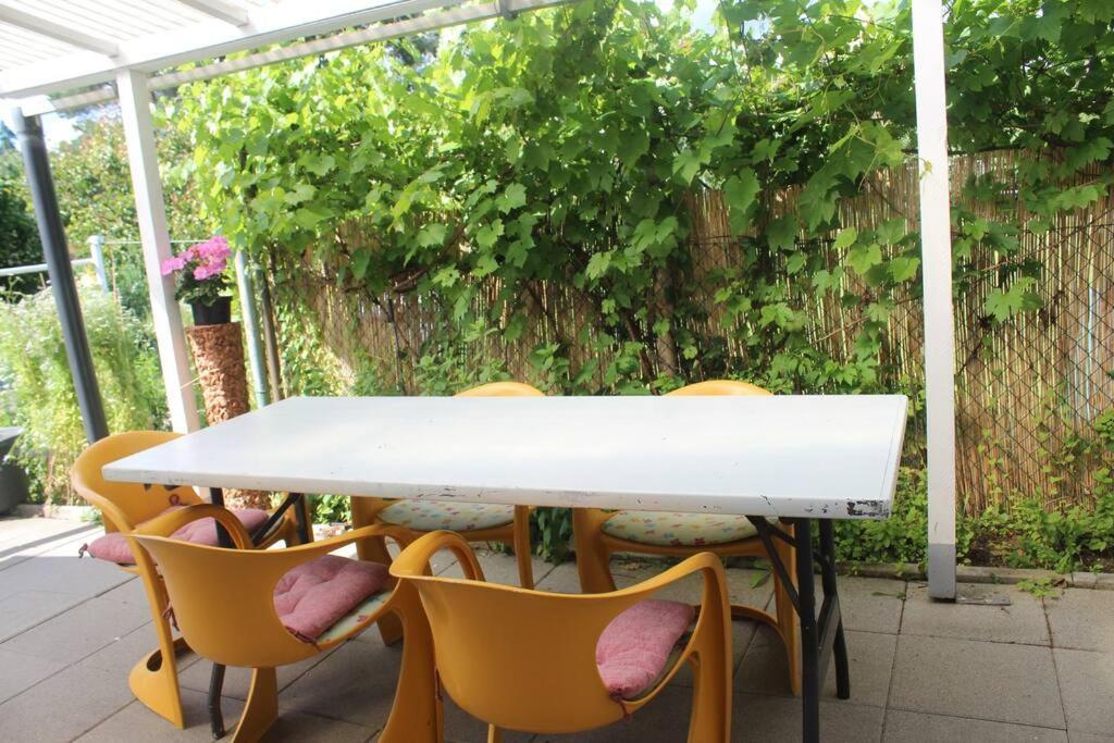 Kleines Haeuschen Am Garten In ダルムシュタット エクステリア 写真